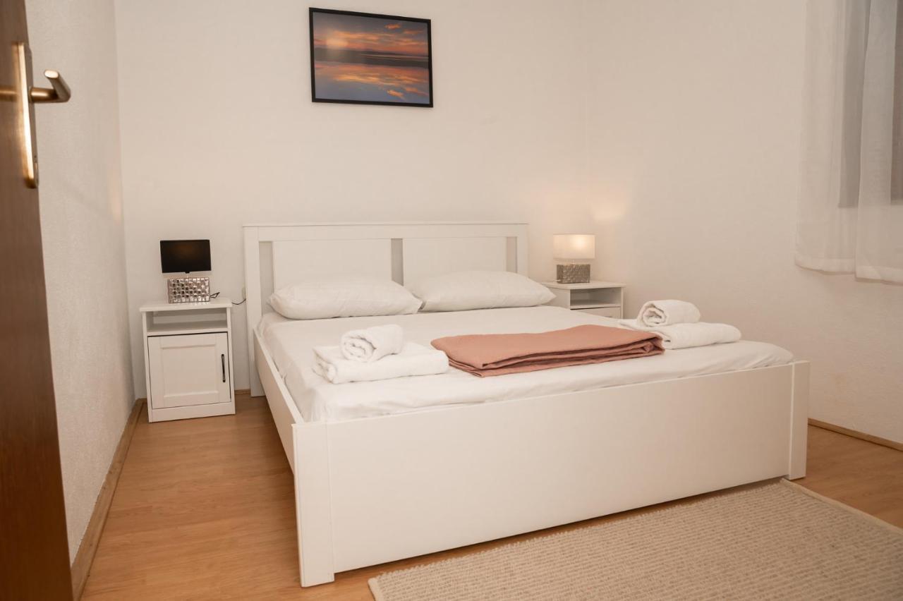 Kuca Za Odmor Kameni Dvori Holiday home Zadar