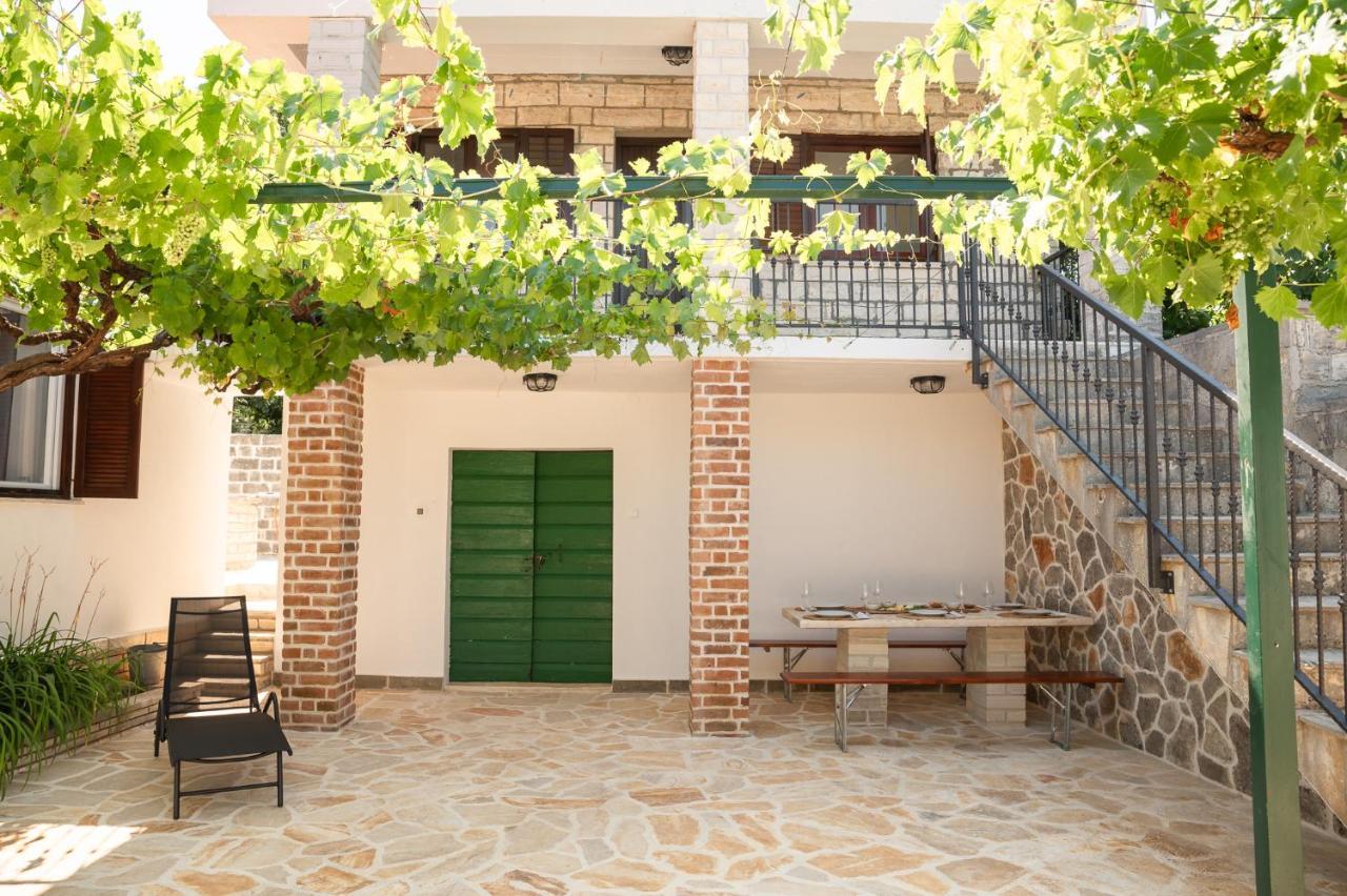 Kuca Za Odmor Kameni Dvori Holiday home *