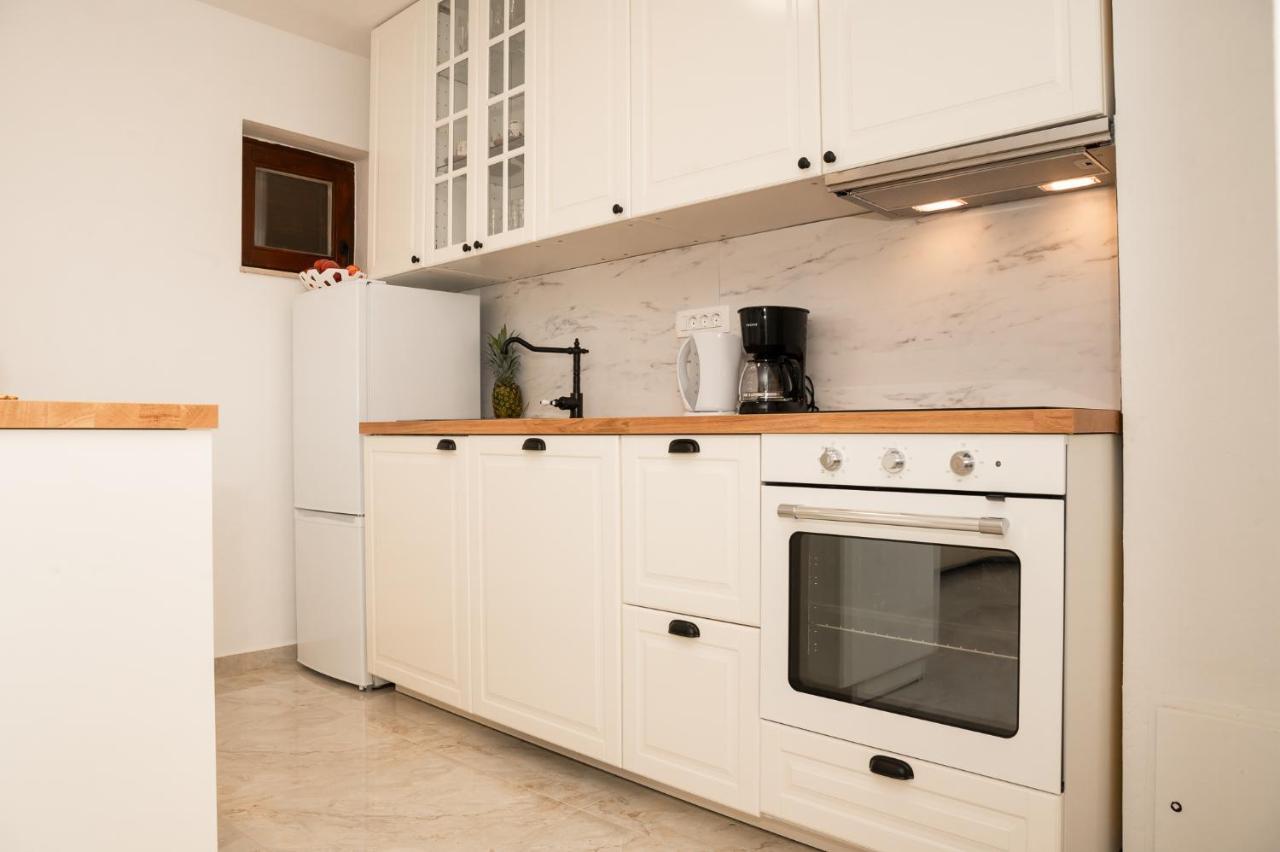 Kuca Za Odmor Kameni Dvori Holiday home Zadar